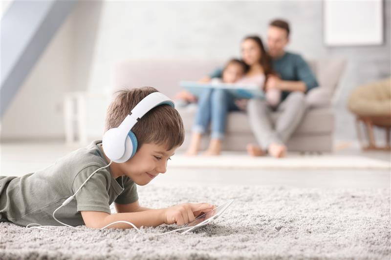 child enjoying carpet time 